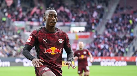 Der 18-jährige Yan Diamonde jubelt nach seinem ersten Bundesliga-Tor. / Foto: Harry Langer/dpa Der 18-jährige Yan Diamonde jubelt nach seinem ersten Bundesliga-Tor. / Foto: Harry Langer/dpa