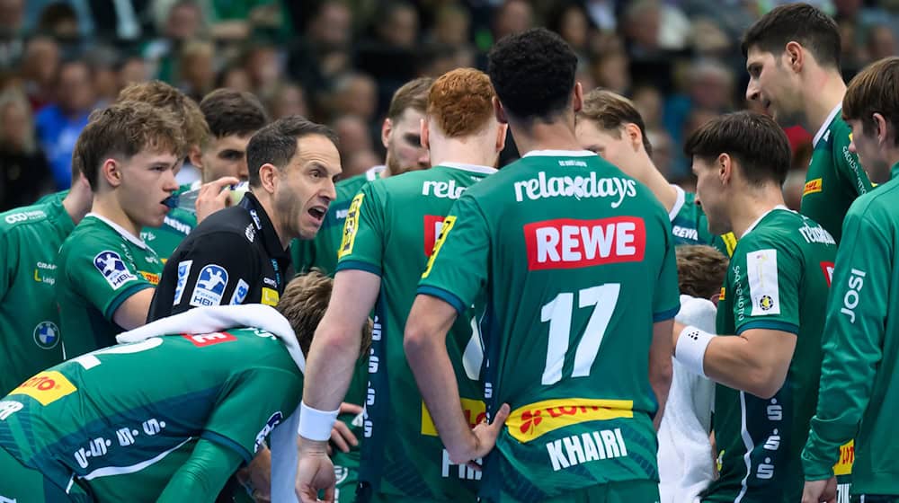El equipo de balonmano de la Bundesliga SC DHfK Leipzig empató con Bergischer HC en el duelo de sótanos / Foto: Hendrik Schmidt/dpa El equipo de balonmano de la Bundesliga SC DHfK Leipzig empató con Bergischer HC en el duelo de sótanos / Foto: Hendrik Schmidt/dpa