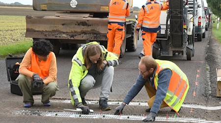 Das Messsystem wird auf einer Straße im Süden von Leipzig im Verkehr getestet. / Foto: Waltraud Grubitzsch/dpa