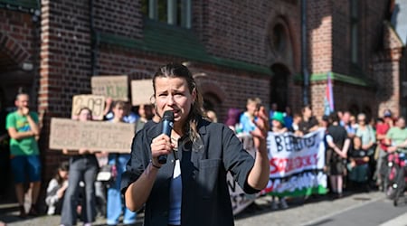 «Frauen in Deutschland sind nicht sicher, das ist klar», sagt Luisa Neubauer. (Archivbild) / Foto: Soeren Stache/dpa «Frauen in Deutschland sind nicht sicher, das ist klar», sagt Luisa Neubauer. (Archivbild) / Foto: Soeren Stache/dpa