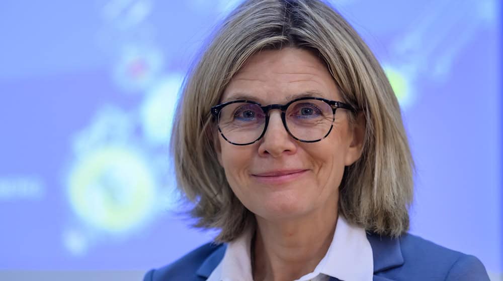 Ютта Емес раніше була професором маркетингу та медіа у Веймарському університеті Баугауз / Фото: Hendrik Schmidt/dpa