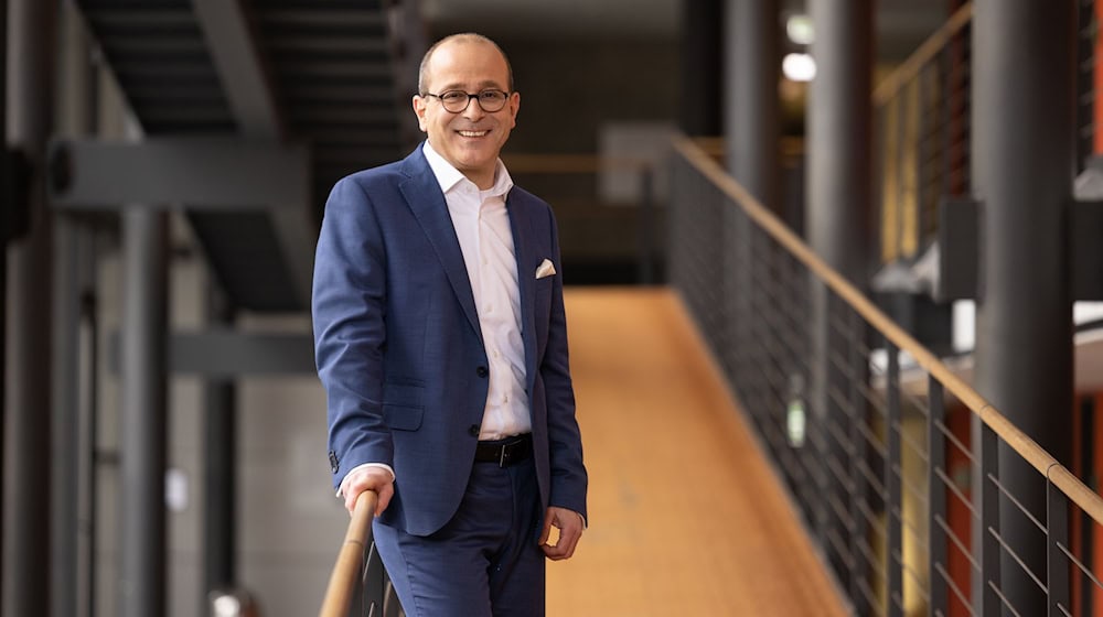 Martin Modschiedler bu wot Sakskeho krajneho sejma za noweho społnomócnjeneho za integraciju wuzwoleny. / Foto: Alexander Fuhrmann/CDU-frakcija Sakskeho krajneho sejma/dpa Martin Modschiedler bu wot Sakskeho krajneho sejma za noweho społnomócnjeneho za integraciju wuzwoleny. / Foto: Alexander Fuhrmann/CDU-frakcija Sakskeho krajneho sejma/dpa