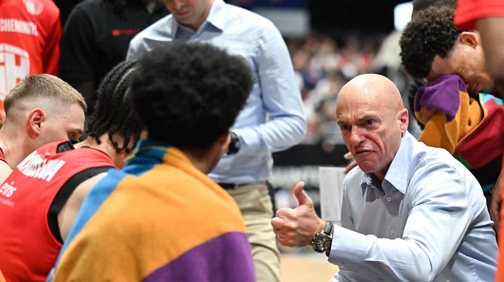 Trainer Rodrigo Pastore erlebte eine unglückliche Niederlage des Basketball-Bundesligisten Niners Chemnitz zum Eurocup-Start bei Panionios Athen. / Foto: Hendrik Schmidt/dpa
