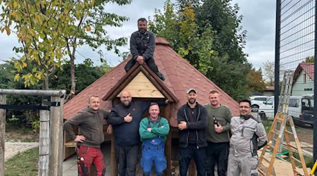 Auf dem Scharfenberger Spielplatz in Klipphausen wurde ein neuer Unterschlupf gebaut. Foto: privat