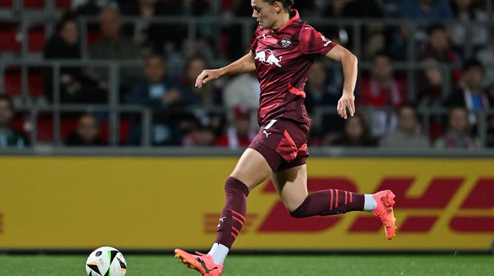 Giovanna Hoffmann put Leipzig on the road to victory early on and later had to be substituted due to injury. (Archive photo) / Photo: Hendrik Schmidt/dpa