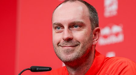 Head coach Ole Werner of RB Leipzig wants to see a stable defense in Dortmund. (Archive picture) / Photo: Jan Woitas/dpa