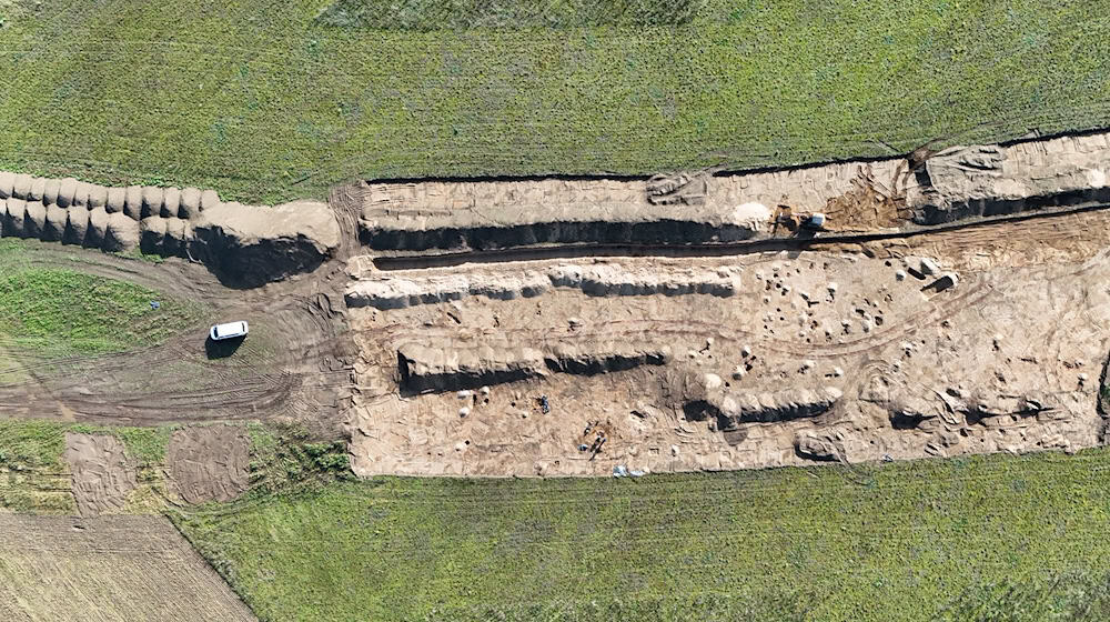 3.000 Jahre alte Siedlungsreste werden derzeit bei Bad Düben untersucht. / Foto: Sebastian Willnow/dpa 3.000 Jahre alte Siedlungsreste werden derzeit bei Bad Düben untersucht. / Foto: Sebastian Willnow/dpa
