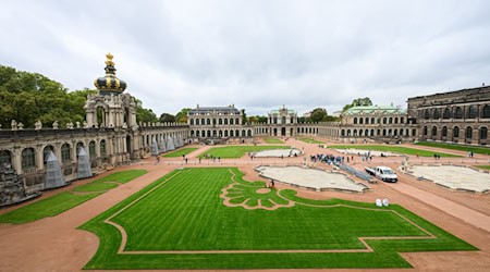 The end of the renovation work in the Zwinger's inner courtyard was originally planned for the end of 2023. (Archive image) / Photo: Robert Michael/dpa