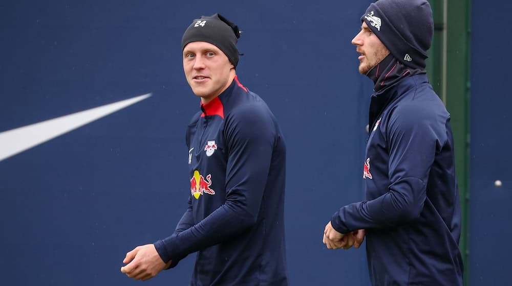  Xaver Schlager (i) y Timo Werner vuelven a entrenarse con Kevin Kampl en el RB Leipzig (imagen de archivo) / Foto: Jan Woitas/dpa