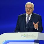 Bundespräsident Steinmeier mahnt, den Klimaschutz nicht zu vergessen. / Foto: Hendrik Schmidt/dpa