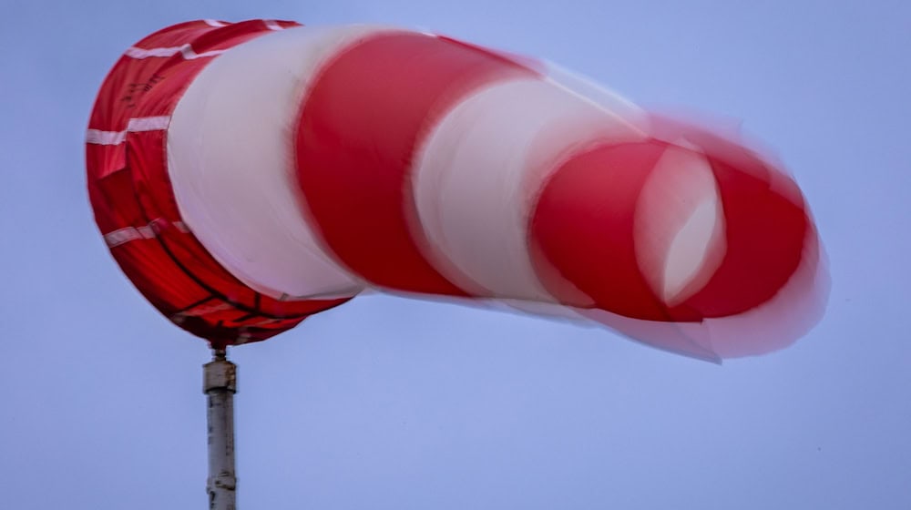 In der Nacht soll der Wind schwächer werden. (Symbolbild) / Foto: Jens Büttner/dpa
