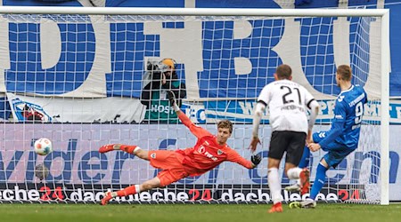 Maximilian Breunig (r) trifft zum 1:0 vorentscheidenden für Magdeburg / Foto: Andreas Gora/dpa Maximilian Breunig (r) trifft zum 1:0 vorentscheidenden für Magdeburg / Foto: Andreas Gora/dpa