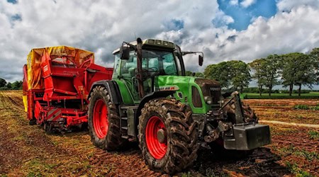 Symbolbild Traktor / pixabay 12019