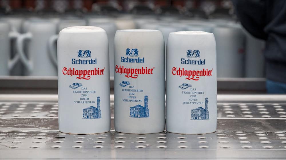 The Scherdel brewery in Hof has a long tradition - but the production site is closing. (Archive image) / Photo: Daniel Vogl/dpa