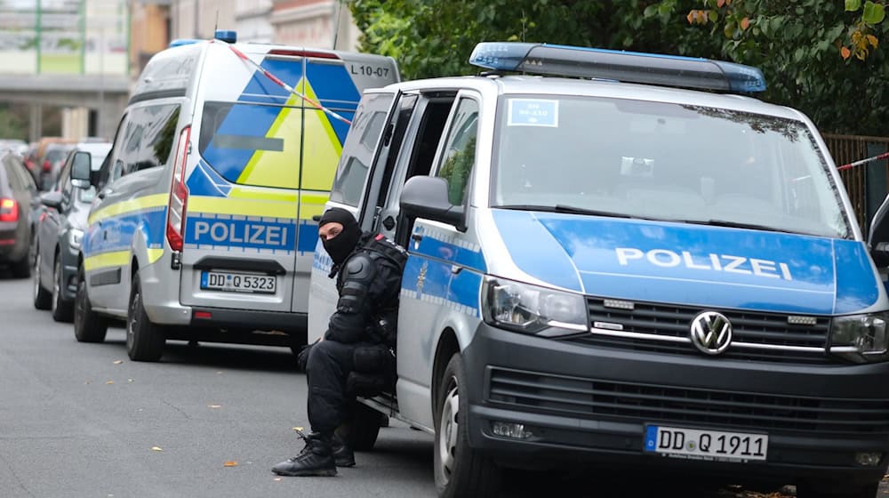 Die Leipziger Polizei war am Wochenende bereits drei Mal wegen Hausbesetzungen im Einsatz.  / Foto: Sebastian Willnow/dpa
