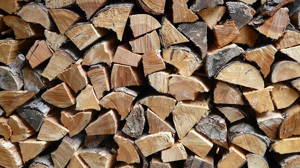Symbolbild Holzstapel / pixabay Hans