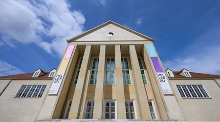 Das Festspielhaus Hellerau ist ein Schauplatz der Tanzplattform Deutschland 2026. (Archivbild) / Foto: Robert Michael/dpa