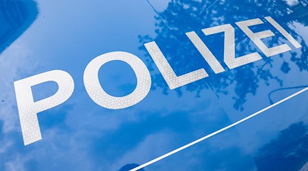 In Gröditz hat ein 14-Jähriger einen 22-Jährigen mit einem Messer angegriffen. (Symbolbild) / Foto: Boris Roessler/dpa