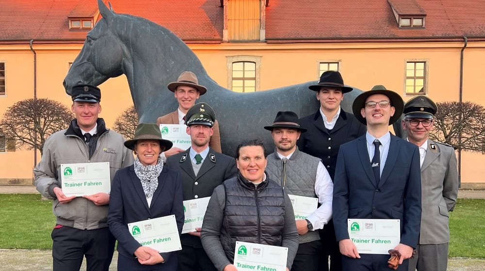 Die ersten neuen Absolventen des Fahrenkurses. Foto: Landgestüt Moritzburg
