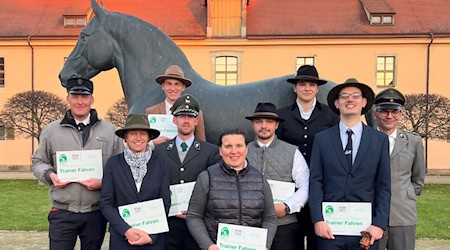 Die ersten neuen Absolventen des Fahrenkurses. Foto: Landgestüt Moritzburg