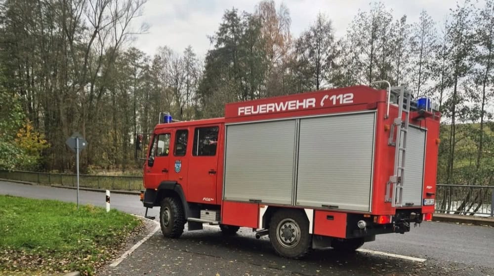 Kamp gegen die Ölspur beginnt. Foto: Feuerwehr Burhardswalde