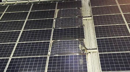 Defekt an einer Solaranalage. Foto: Feuerwehr Röderland