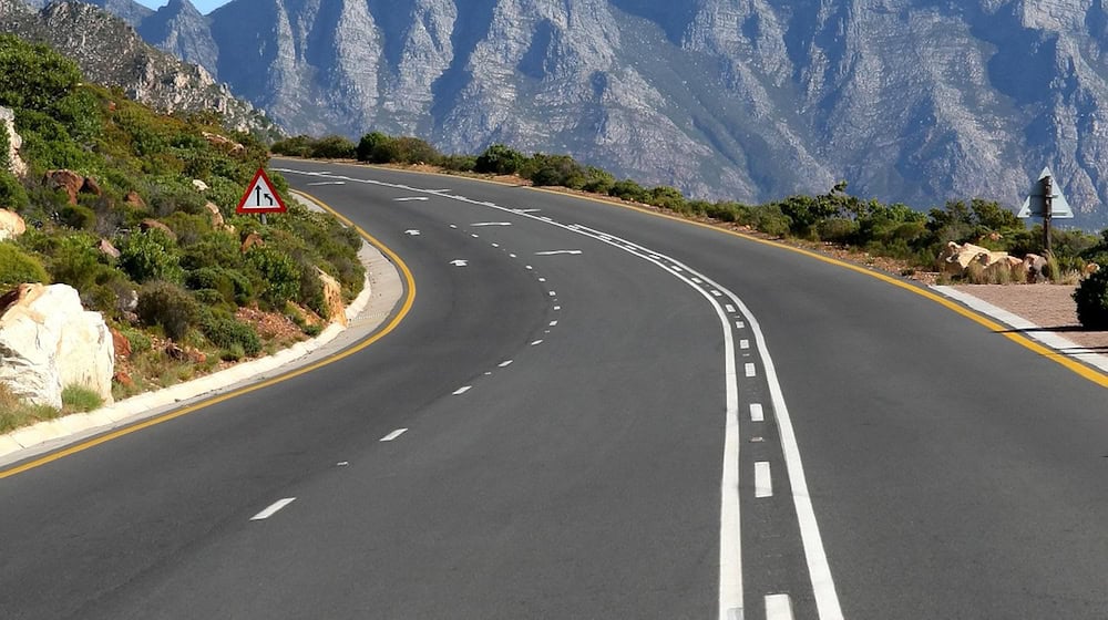 Symbolbild Fahrstreifen / pixabay Shutterbug75