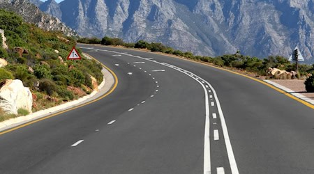 Symbolbild Fahrstreifen / pixabay Shutterbug75