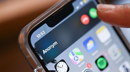 Ein Mann aus Chemnitz hat 52.000 Euro eingebüßt. (Symbolbild) / Foto: Bernd Weißbrod/dpa