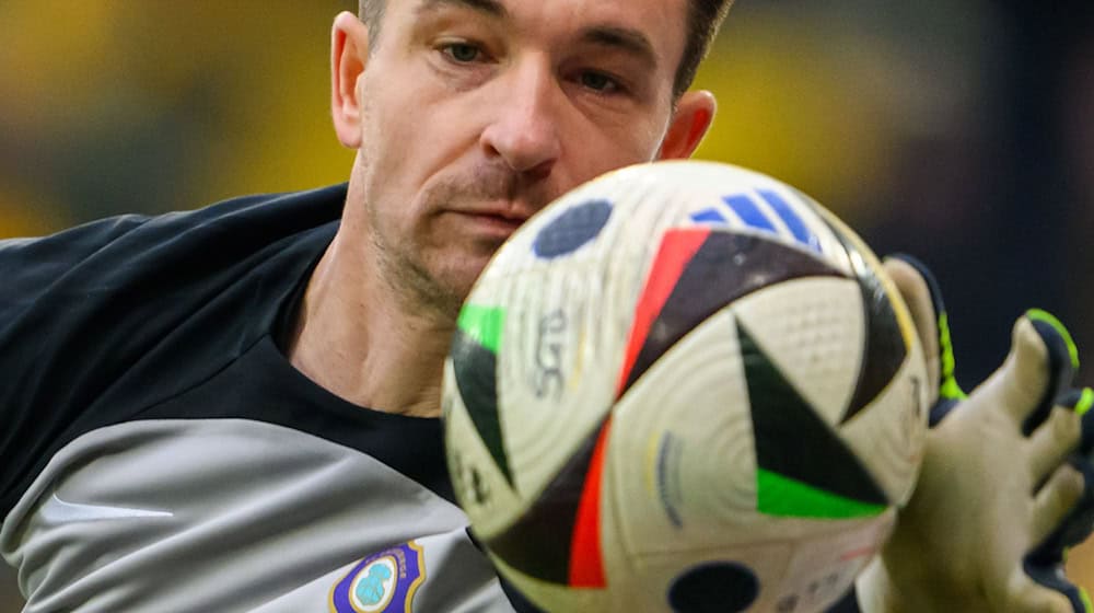 Martin Männel played his 551st match for Erzgebirge Aue (archive photo). / Photo: Robert Michael/dpa