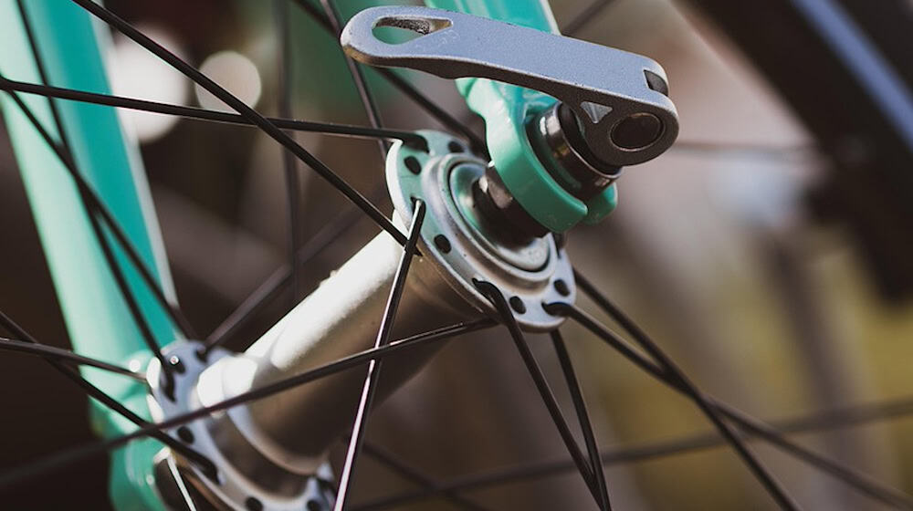 Symbolbild Fahrrad Sturz / pixabay iulianscutelnicuph