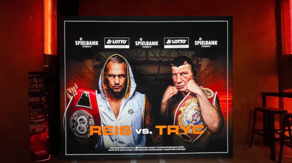 Event-Branding der SES-Boxgala mit Artur Reis und Mateusz Tryc. / Foto: Spielbanken Sachsen