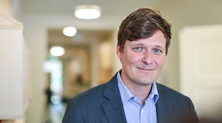 Saxony's Minister of Culture Conrad Clemens is expected to stand trial for a traffic violation in January. (Archive photo) / Photo: Jan Woitas/dpa