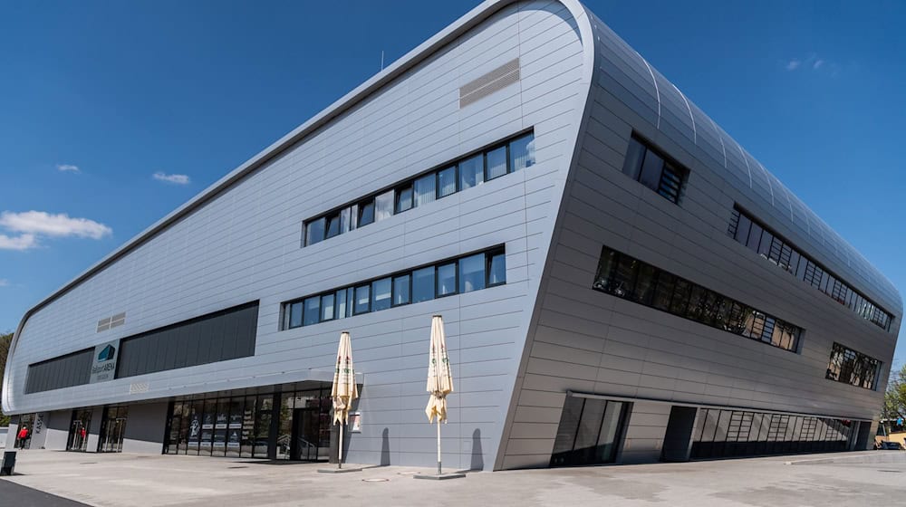  The cup quarter-final between SC DHfK Leipzig and TBV Lemgo Lippe takes place in the BallsportArena Dresden. (Archive picture) / Photo: Robert Michael/dpa-Zentralbild/dpa