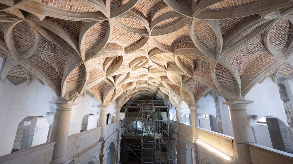 The reconstruction of the palace chapel in Dresden's Royal Palace with its striking vault is complete (archive photo).  / Photo: Sebastian Kahnert/dpa