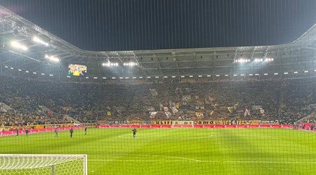Am Freitagabend wird im Rudolf-Harbig-Stadion wieder unter Flutlicht gespielt. Foto: privat