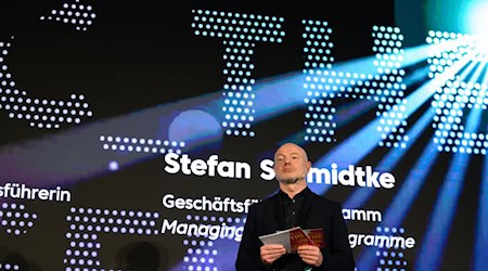 Programmgeschäftsführer Stefan Schmidtke:  «Über 2.000 Veranstaltungen haben die Stadt zu einem internationalen Magneten gemacht.»  / Foto: Hendrik Schmidt/dpa