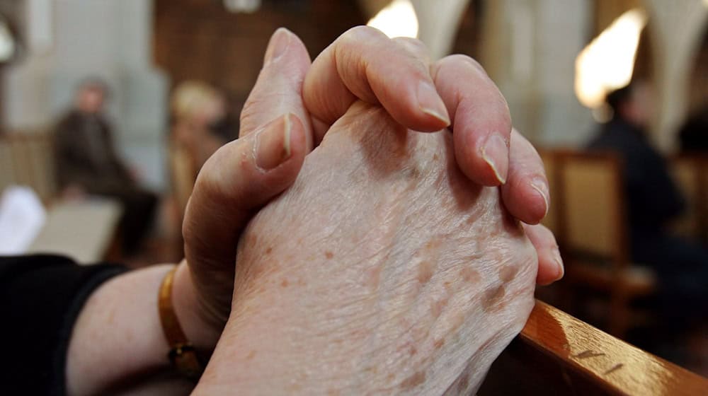 The financing of the Day of Prayer and Repentance in Saxony continues to meet with criticism in the Free State itself (symbolic image).  / Photo: Arno Burgi/dpa-Zentralbild/dpa