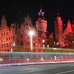 Auch in diesem Jahr sollen am «Orange Day» angestrahlte Gebäude auf Gewalt an Frauen aufmerksam machen. (Archivbild) / Foto: Hendrik Schmidt/dpa-Zentralbild/dpa