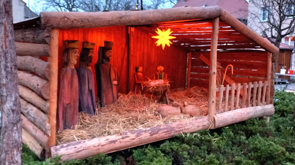 Wenn Weihnachtsmärkte öffnen, sind sie auch kleine Inseln der Geborgenheit und Hoffnung. Foto: Matthias Stark