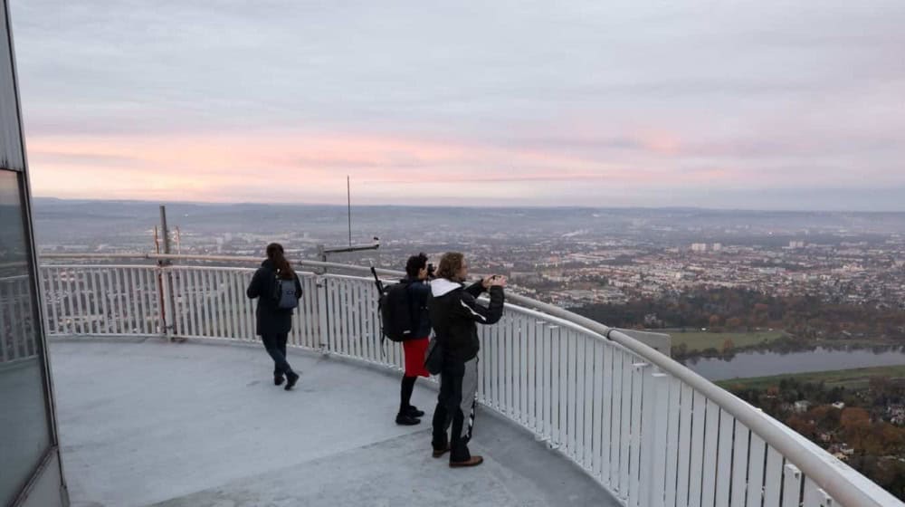 Der Dresdner Fernsehturm soll wieder für Besucher geöffnet werden. Die Entwurfsplanung dafür ist nun abgeschlossen.  / Foto: Sebastian Kahnert/dpa