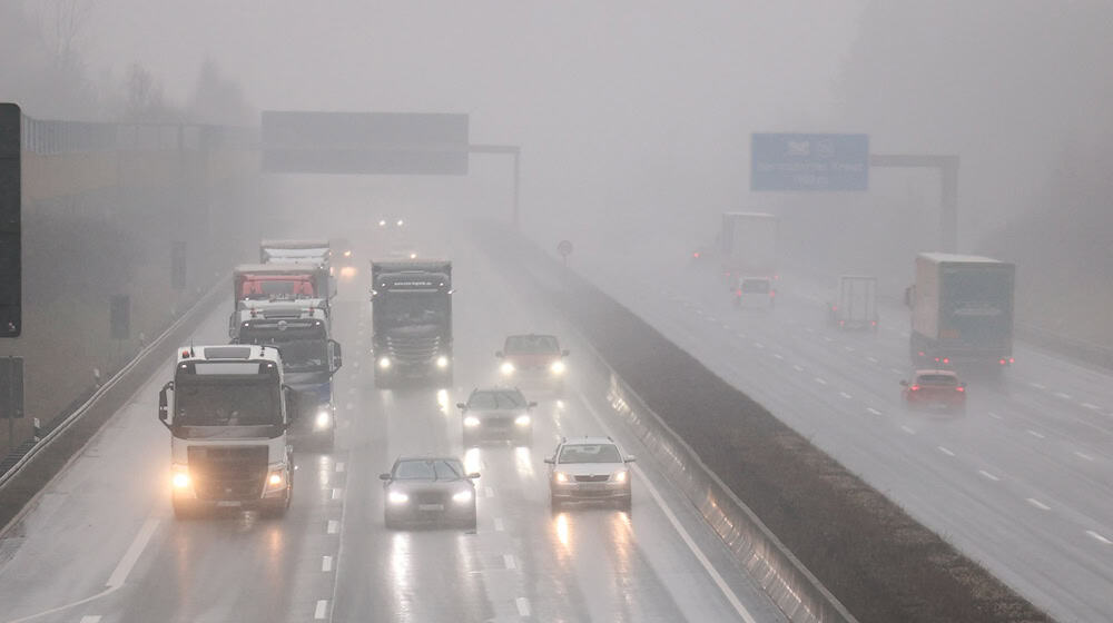 Despite the icy roads, there has been no traffic chaos in Saxony so far. (Archive image) / Photo: Jan Woitas/dpa