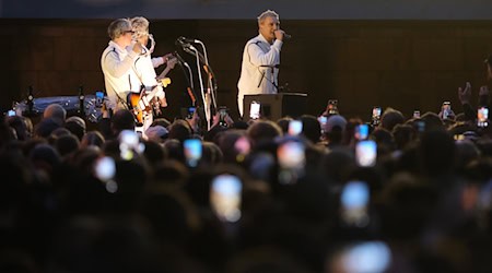 Kraftklub anunció su nuevo álbum "Sterben in Karl-Marx-Stadt" en un concierto sorpresa en Chemnitz a finales de mayo. Ahora saldrá a la venta el 28 de noviembre. (Foto de archivo) / Foto: Sebastian Willnow/dpa