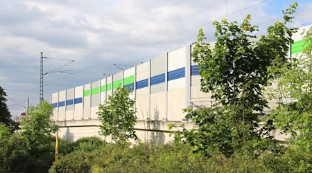 Lärmschutzwand am Fachkrankenhaus Coswig. Foto: Stadtverwaltung Coswig