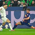 Kein Durchkommen für Gladbachs Tabakovic. / Foto: Ulrich Hufnagel/dpa