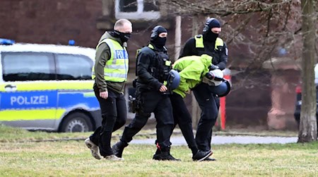 Eine Woche nach der Tat ließ die Bundesanwaltschaft den Tatverdächtigen in Karlsruhe vorführen. (Archivbild) / Foto: Uli Deck/dpa