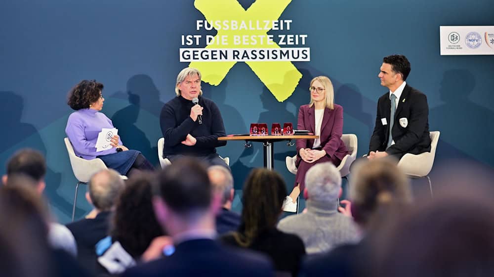 The DFB has ended a pilot project on racism. / Photo: Sebastian Christoph Gollnow/dpa