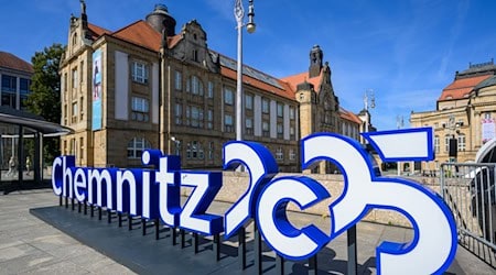 To mark the end of the Capital of Culture Year 2025, the Kunstsammlungen Chemnitz are focusing on the work of avant-garde artist Carlfriedrich Claus (1930-1998) with a solo exhibition. (Archive image) / Photo: Hendrik Schmidt/dpa