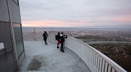 Der Dresdner Fernsehturm soll wieder für Besucher geöffnet werden. Die Entwurfsplanung dafür ist nun abgeschlossen.  / Foto: Sebastian Kahnert/dpa