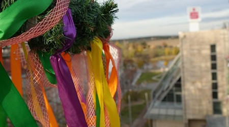 Die Sparkasse Meißen feierte Richtfest für die Modernisierung Sparkassengebäudes in Riesa. Foto: Sparkasse Meißen